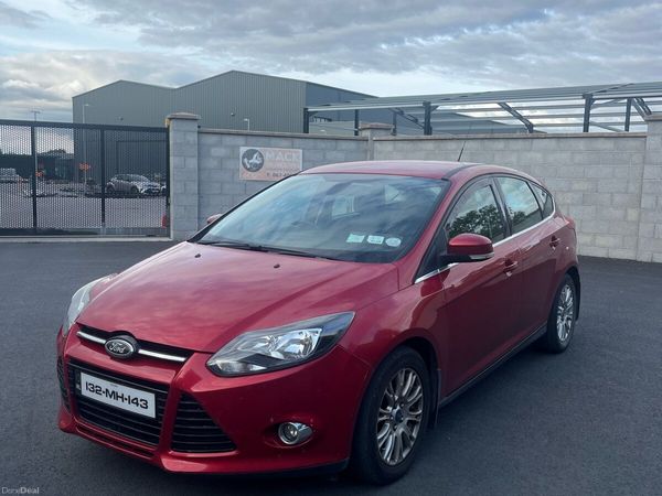Ford Focus Hatchback, Diesel, 2013, Red