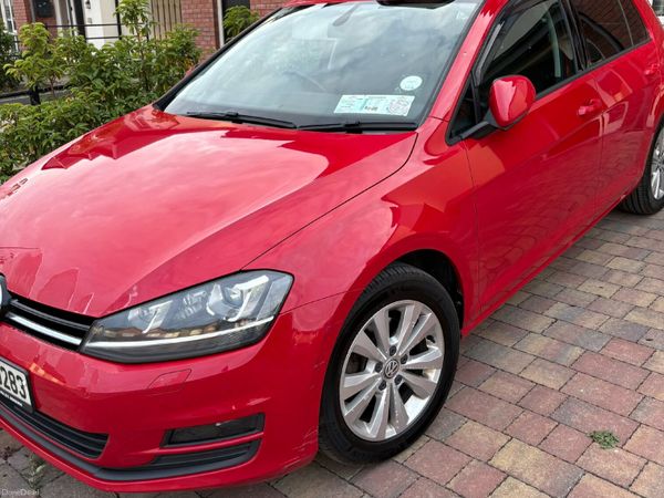 Volkswagen Golf Hatchback, Petrol, 2014, Red