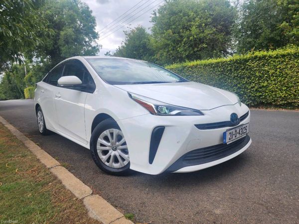 Toyota Prius Hatchback, Petrol Hybrid, 2021, White