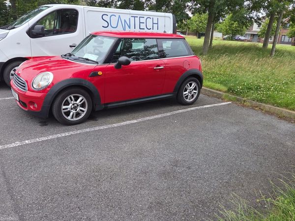 Mini First Hatchback, Petrol, 2010, Red
