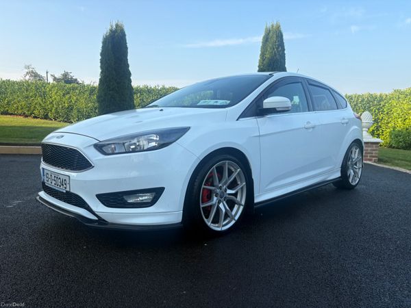 Ford Focus Hatchback, Diesel, 2015, White