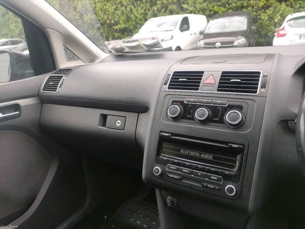 Volkswagen Touran MPV, Diesel, 2012, Black