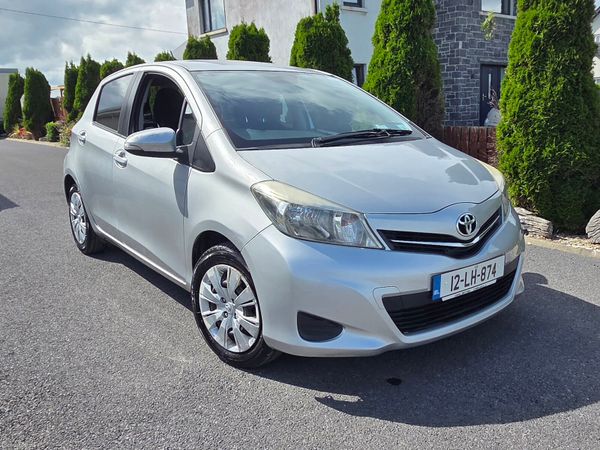 Toyota Yaris Hatchback, Petrol, 2012, Silver