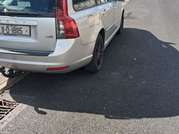 Volvo V50 Estate, Diesel, 2011, Silver
