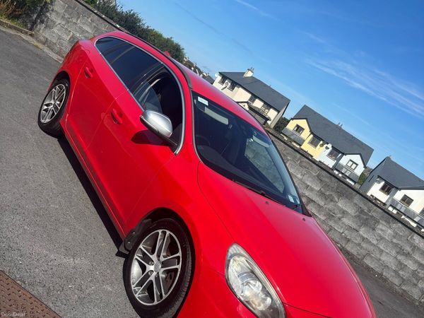 Volvo V60 Estate, Diesel, 2011, Red