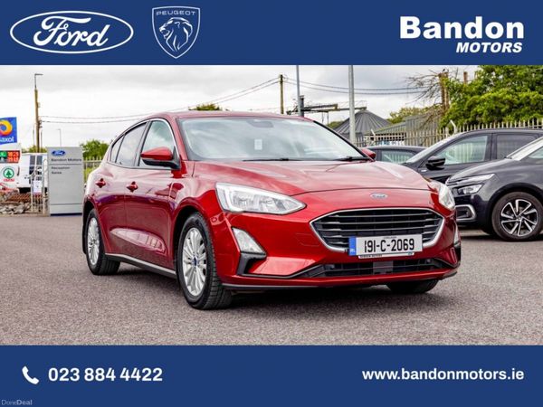 Ford Focus Hatchback, Petrol, 2019, Red