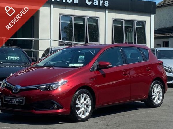 Toyota Auris Hatchback, Petrol Hybrid, 2017, Red