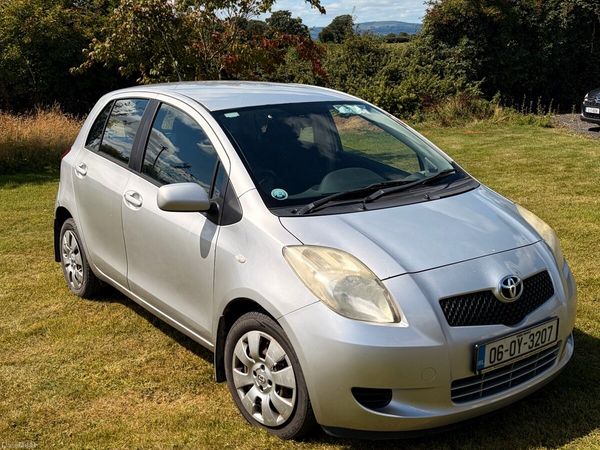 Toyota Yaris Hatchback, Petrol, 2006, Silver
