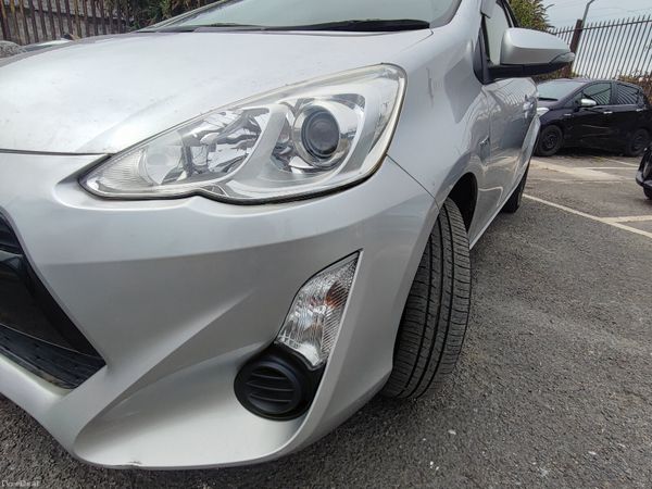 Toyota Aqua Hatchback, Petrol Hybrid, 2015, Silver