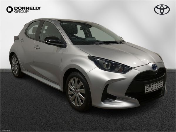 Toyota Yaris Hatchback, Petrol Hybrid, 2023, Silver