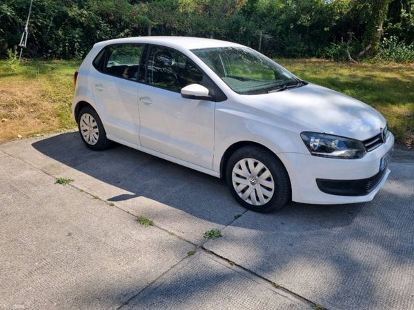 Volkswagen Polo Hatchback, Petrol, 2011, White