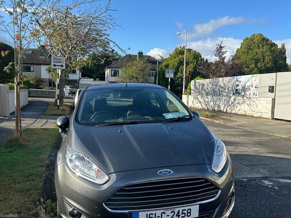 Ford Fiesta Hatchback, Petrol, 2016, Grey