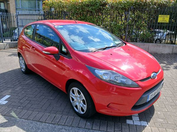 Ford Fiesta Hatchback, Petrol, 2009, Red