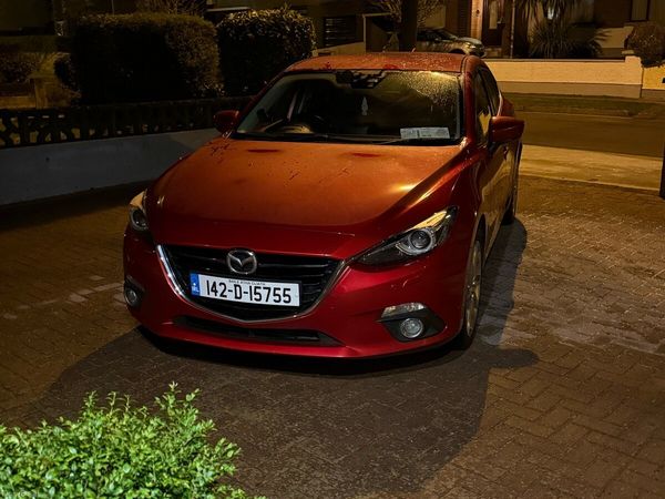 Mazda Mazda3 Hatchback, Diesel, 2014, Red