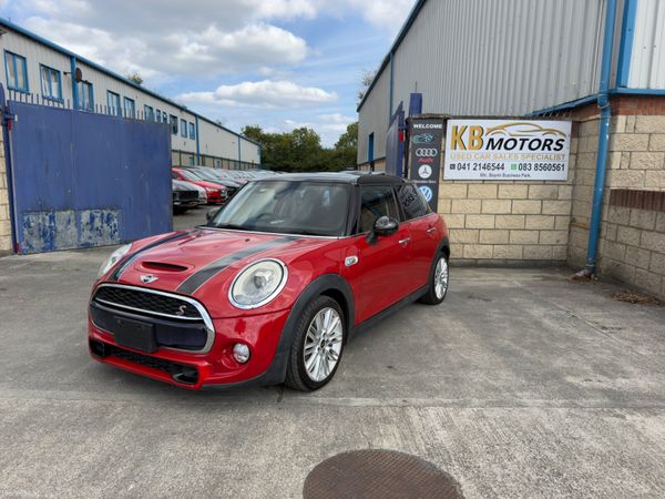 Mini Cooper Hatchback, Petrol, 2015, Red