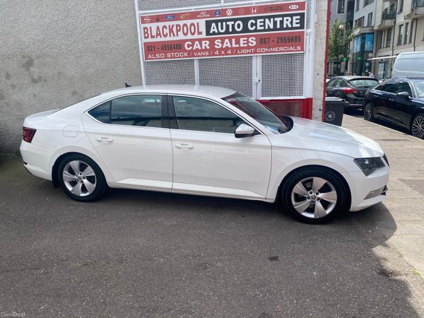 Skoda Superb Saloon, Diesel, 2017, White
