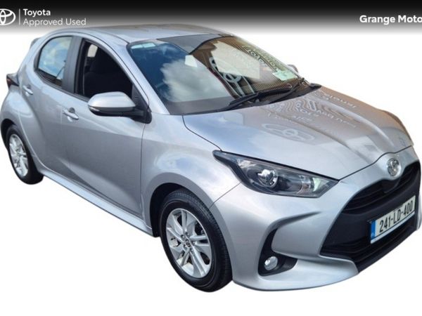 Toyota Yaris Hatchback, Petrol Hybrid, 2024, Silver