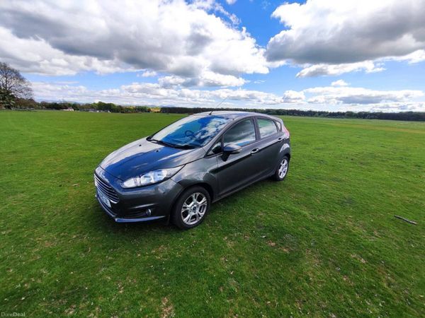Ford Fiesta Hatchback, Petrol, 2016, Grey