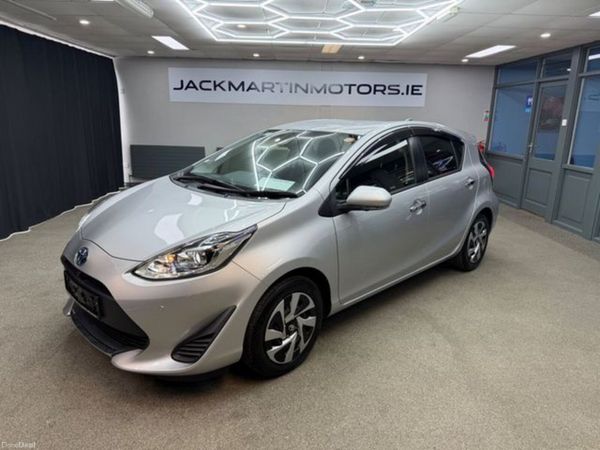 Toyota Aqua Hatchback, Petrol Hybrid, 2020, Silver