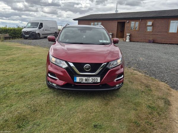 Nissan Qashqai MPV, Diesel, 2019, Red