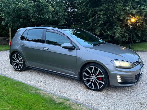Volkswagen Golf Estate, Diesel, 2017, Grey