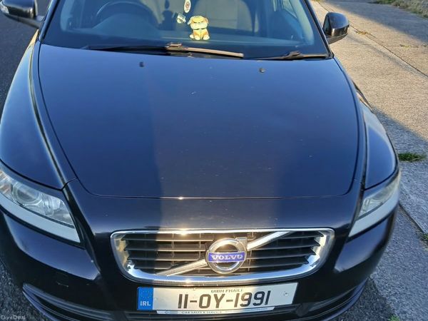 Volvo S40 Saloon, Diesel, 2011, Black