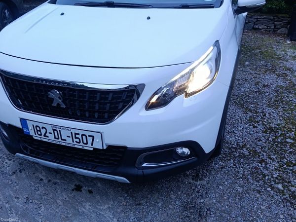 Peugeot 2008 Hatchback, Petrol, 2018, White