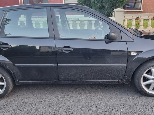 Ford Fiesta Hatchback, Petrol, 2005, Black