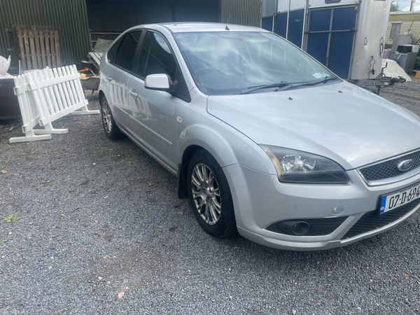 Ford Focus Hatchback, Petrol, 2007, Silver