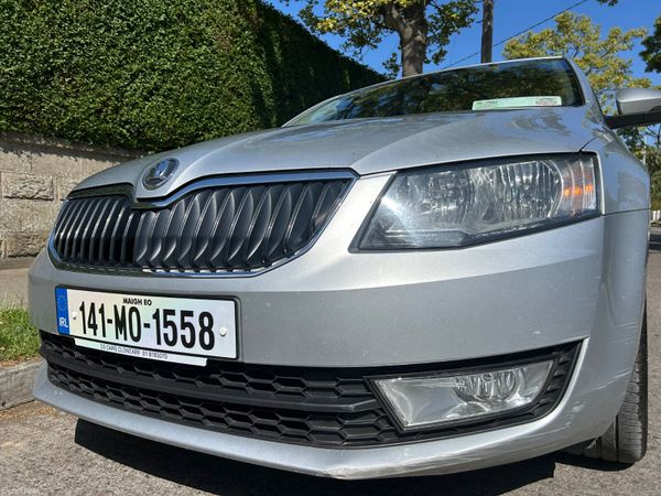 Skoda Octavia Saloon, Diesel, 2014, Silver