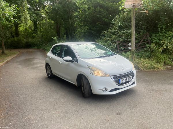Peugeot 208 Hatchback, Diesel, 2014, White