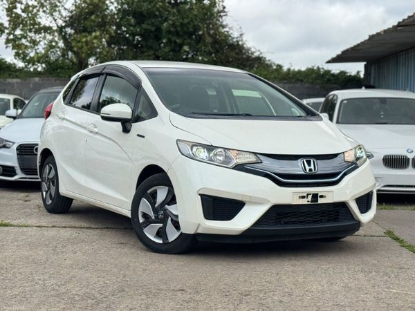 Honda Fit Hatchback, Petrol Hybrid, 2014, White