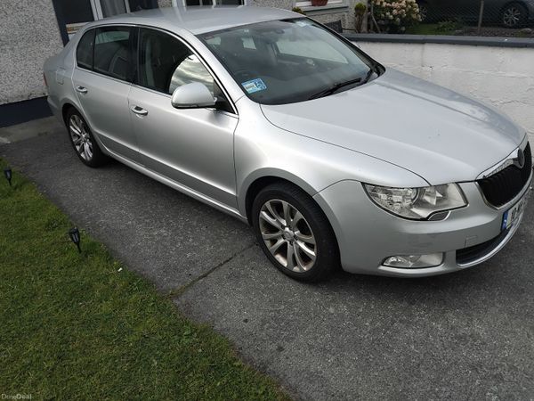 Skoda Superb Hatchback, Diesel, 2010, Silver