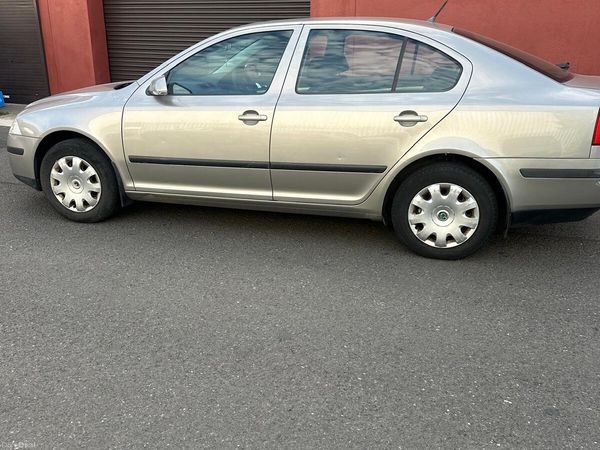 Skoda Octavia Hatchback, Petrol, 2008, Beige