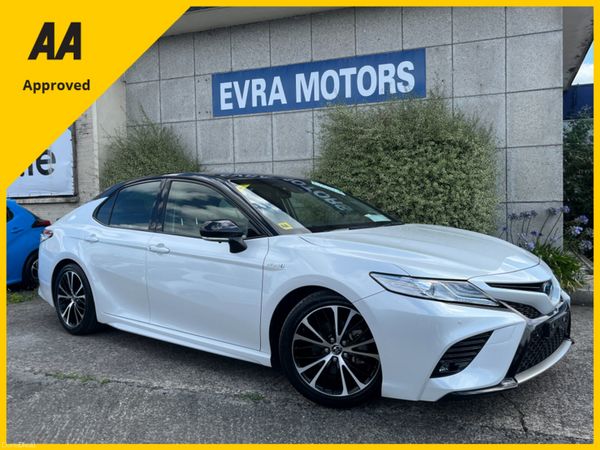 Toyota Camry Saloon, Petrol Hybrid, 2019, White