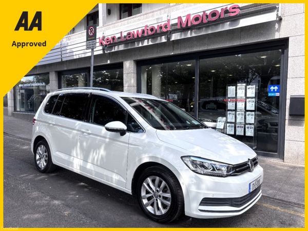 Volkswagen Touran MPV, Petrol, 2017, White