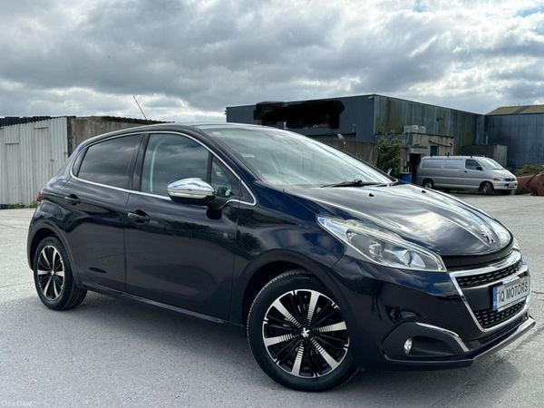 Peugeot 208 Hatchback, Petrol, 2018, Blue