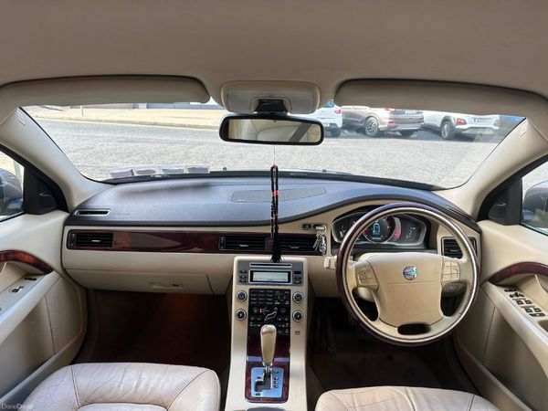 Volvo XC70 Estate, Diesel, 2008, Grey
