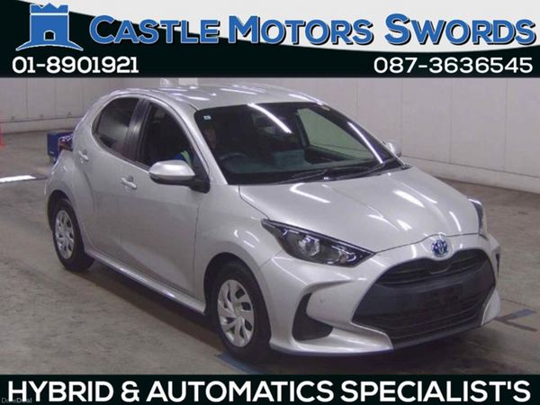 Toyota Yaris Hatchback, Petrol Hybrid, 2021, Silver