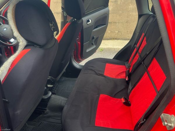 Ford Fiesta Hatchback, Petrol, 2008, Red