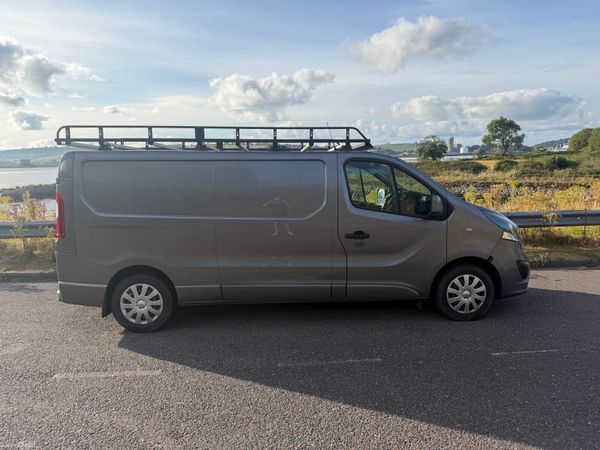 Opel Vivaro Van, Diesel, 2015, Silver