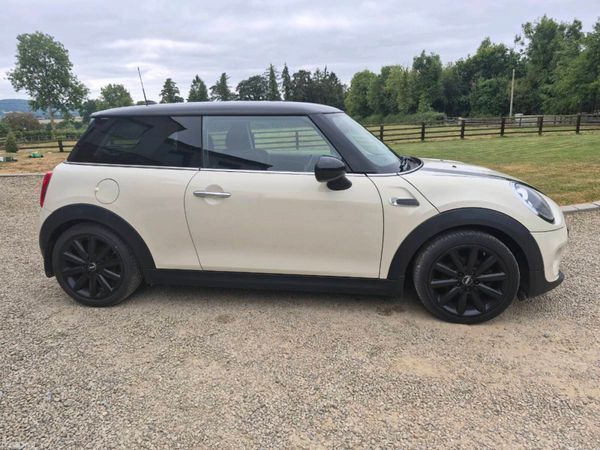 Mini Cooper Hatchback, Diesel, 2015, White