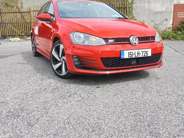 Volkswagen Golf Hatchback, Petrol, 2015, Red