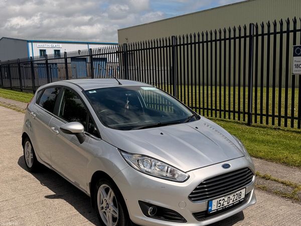 Ford Fiesta Hatchback, Petrol, 2015, Silver