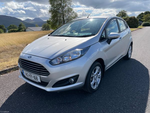 Ford Fiesta Hatchback, Petrol, 2014, Silver