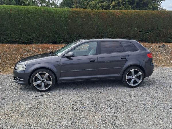 Audi A3 Hatchback, Diesel, 2011, Grey