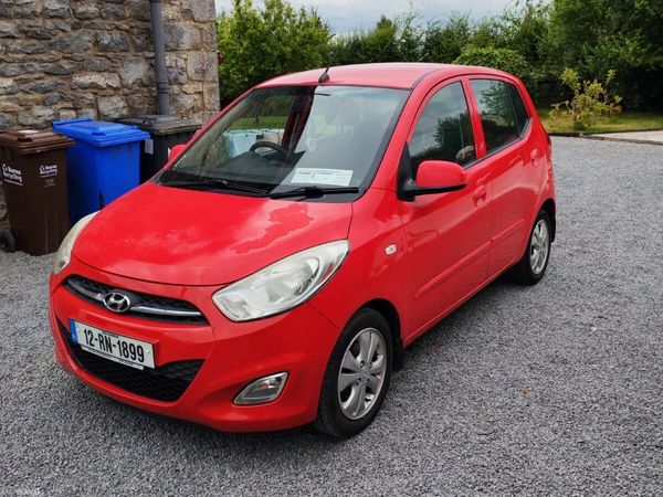 Hyundai i10 Hatchback, Petrol, 2012, Red