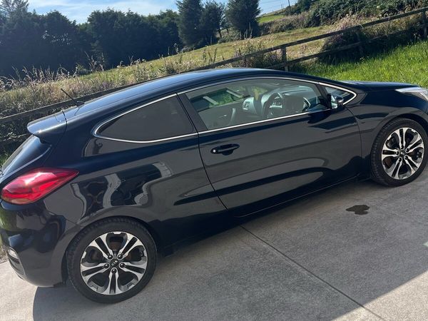 Kia Ceed Hatchback, Diesel, 2015, Black