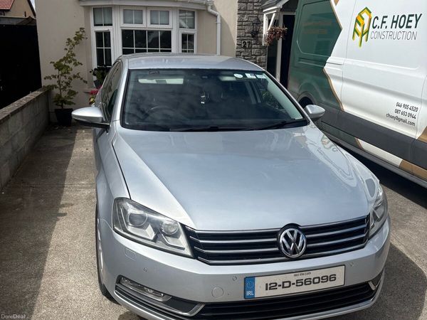Volkswagen Passat Saloon, Petrol, 2012, Silver