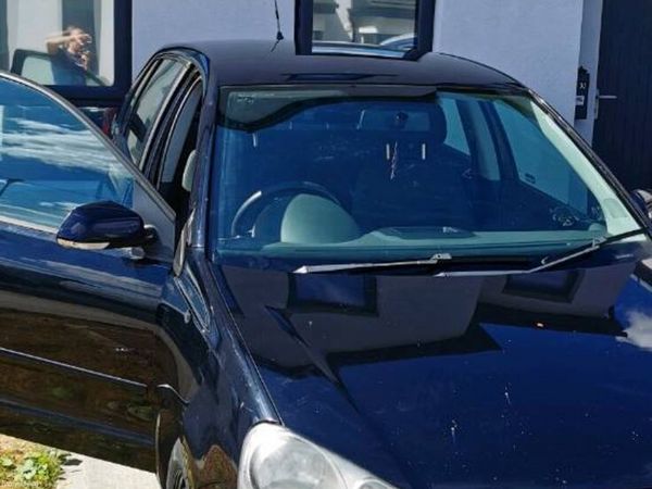 Volkswagen Polo Hatchback, Petrol, 2007, Black